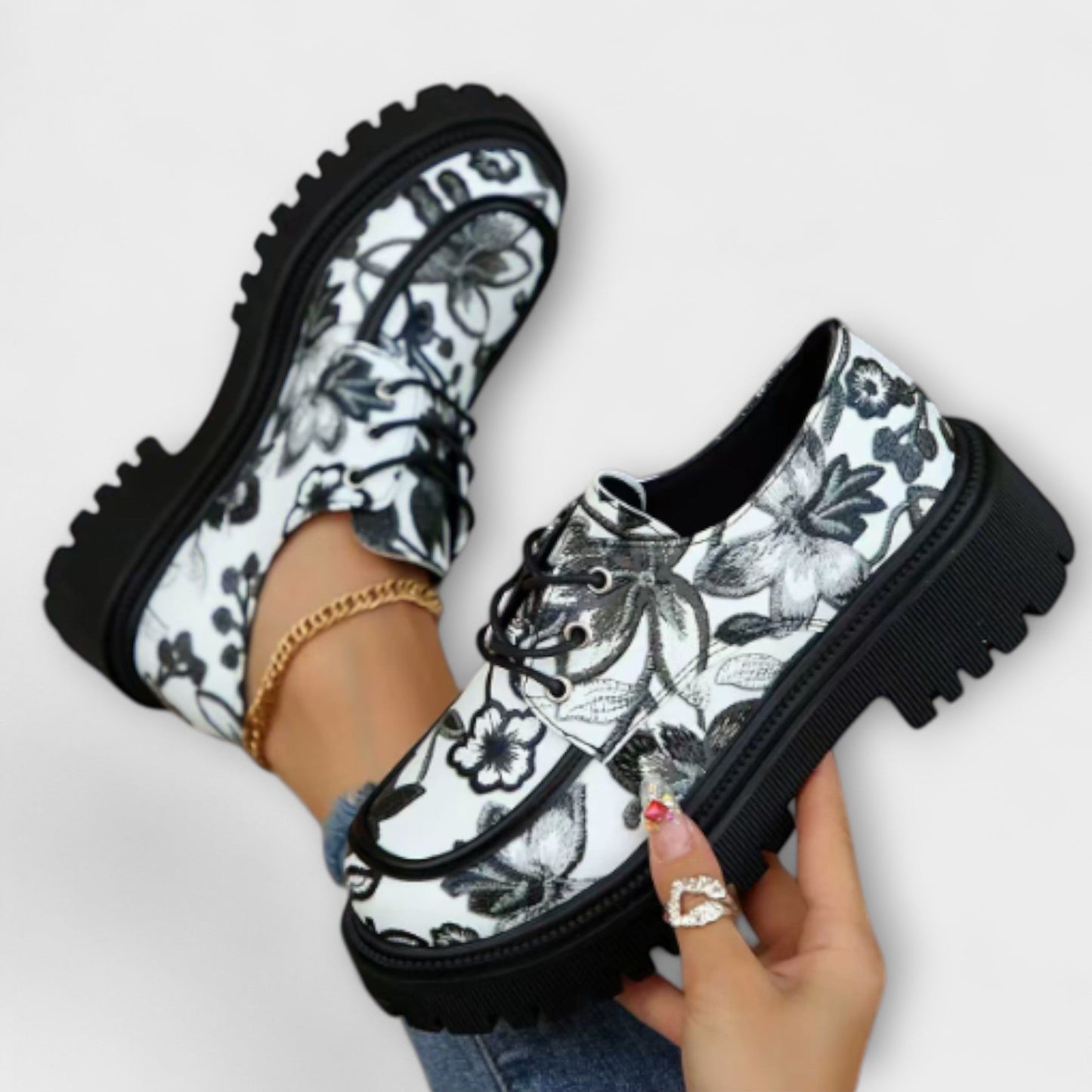 Bloom - Elegant Retro Moccasins