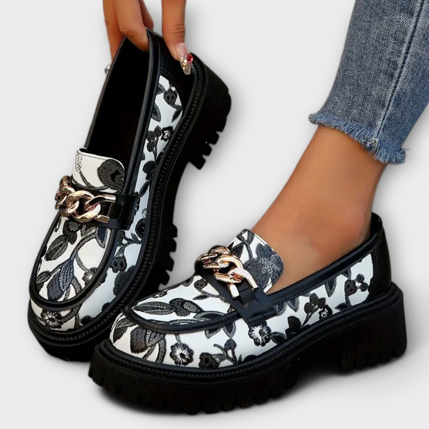 Bloom - Elegant Retro Moccasins