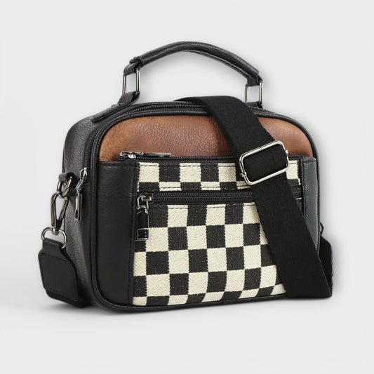 Amy™ | ChessMate